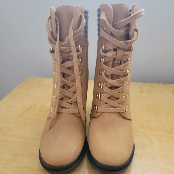 NWOT Platform Work Boot - Picture 4 of 5